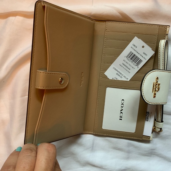 Coach bag and bee wallet - Picture 2 of 4